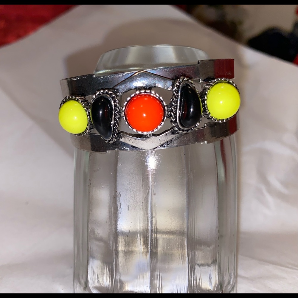 Two cuff bracelets - Picture 3 of 8